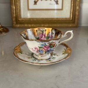 Vintage Royal Albert Wide Floral Bouquet Heavy Gold Teacup & Sauce